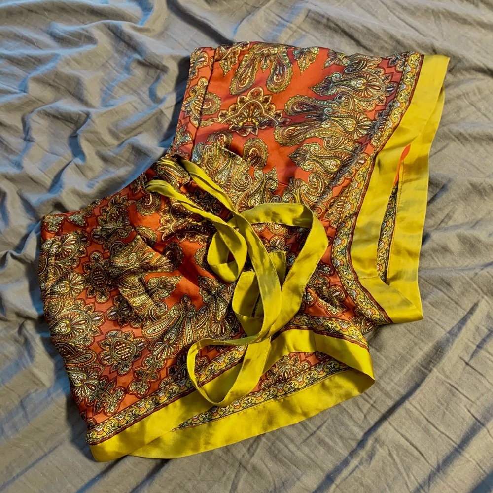 Tropical shorts